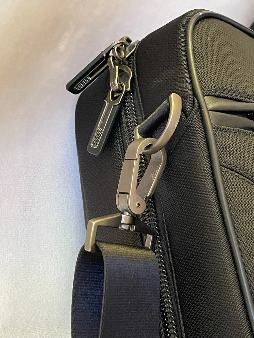 Lowepro Echelon Brief Premium Executive Laptop Bag - Fits 15